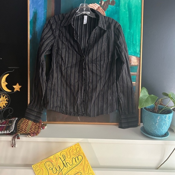 Y2K Old Navy Black Top with Pinstripes M - Picture 2 of 16